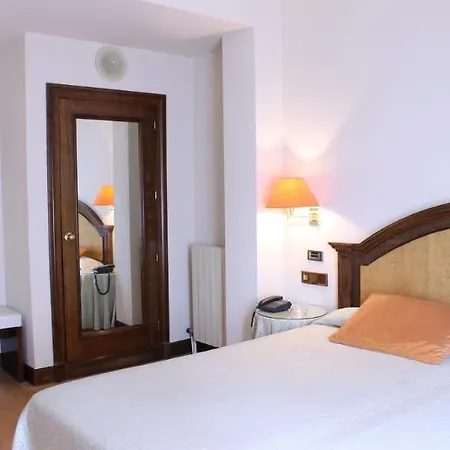 Monterrey Hotel 3*